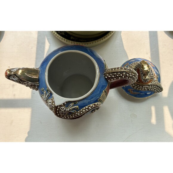 Vintage Hand Painted Kutani  Dragonware Moriage Japanese Teapot Blue Gold 7.5" - Picture 7 of 16